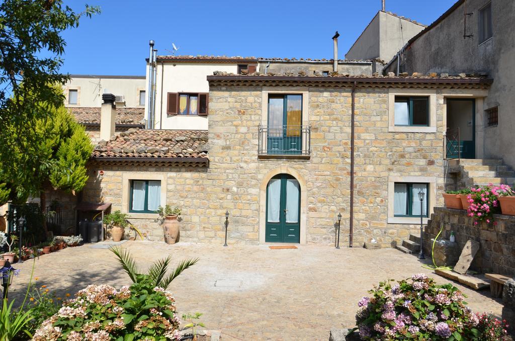 La Carretteria Guest House Mistretta Номер фото