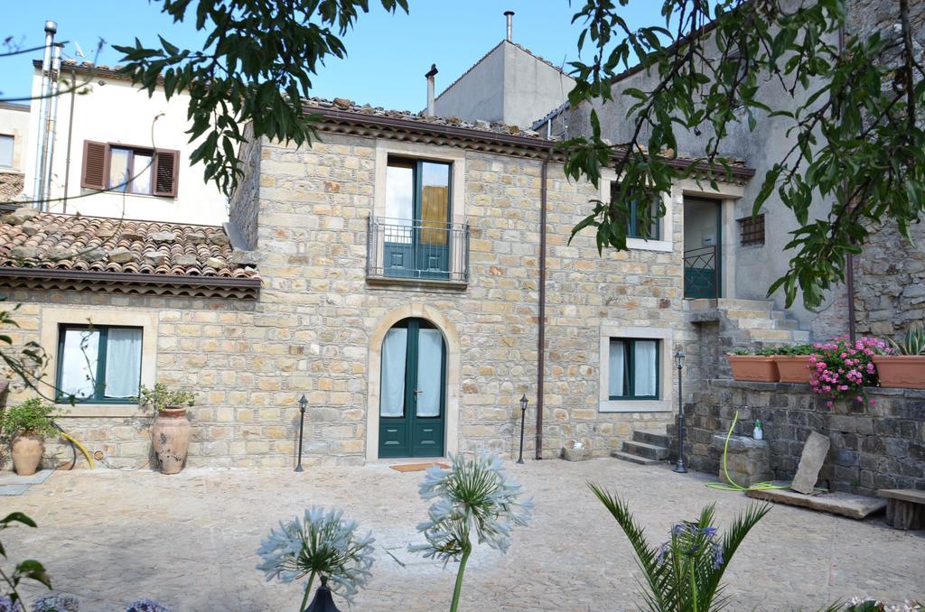 La Carretteria Guest House Mistretta Екстер'єр фото