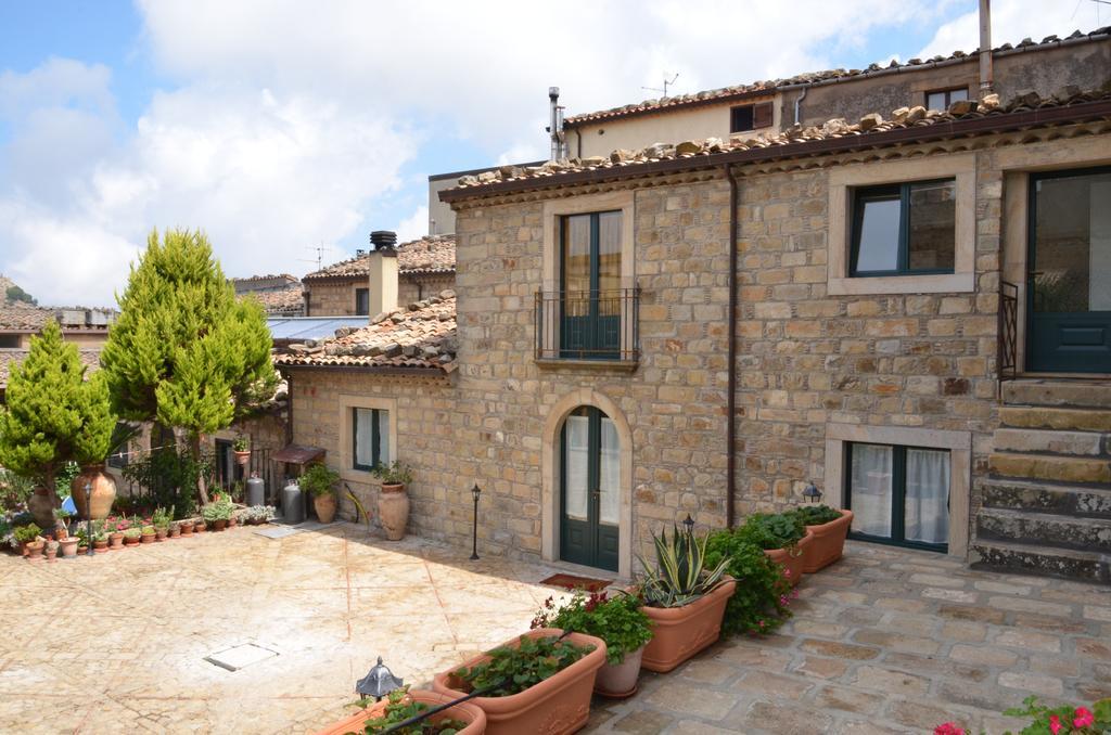 La Carretteria Guest House Mistretta Екстер'єр фото