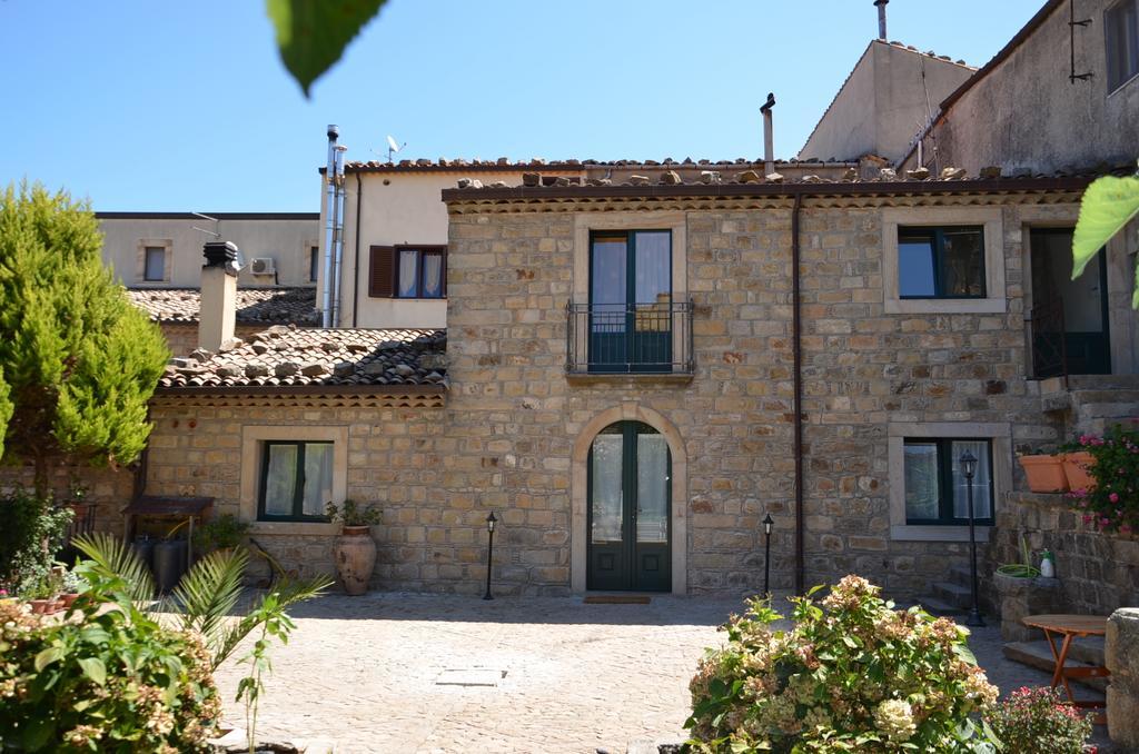 La Carretteria Guest House Mistretta Екстер'єр фото